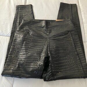 Women's NWT Pink Sport Ultimate Leggings Size S/P